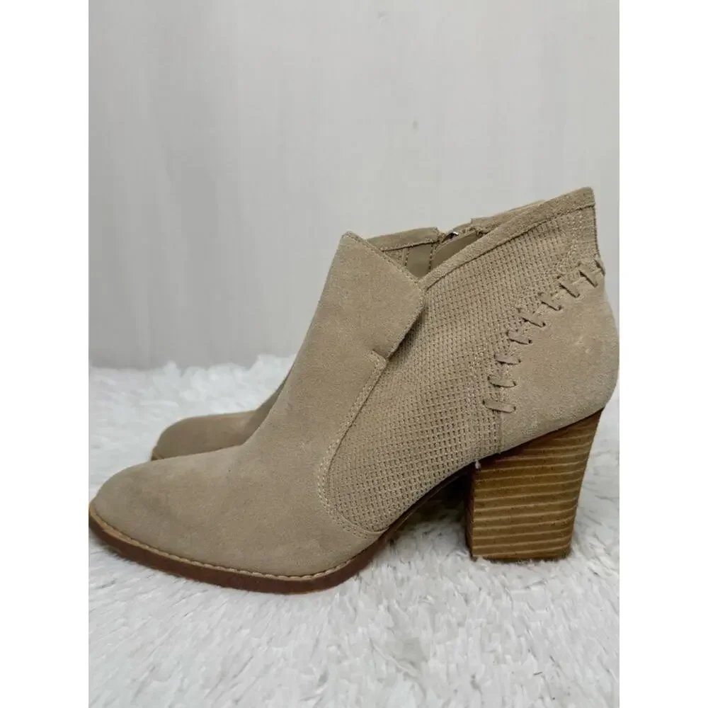 MARC FISHER / Cadis tan suede perforated heeled ankle booties / 7